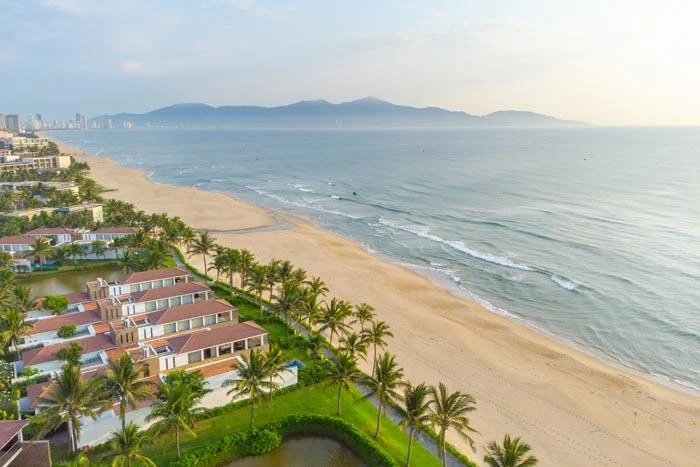 Luxury vs budget hotels Da Nang
